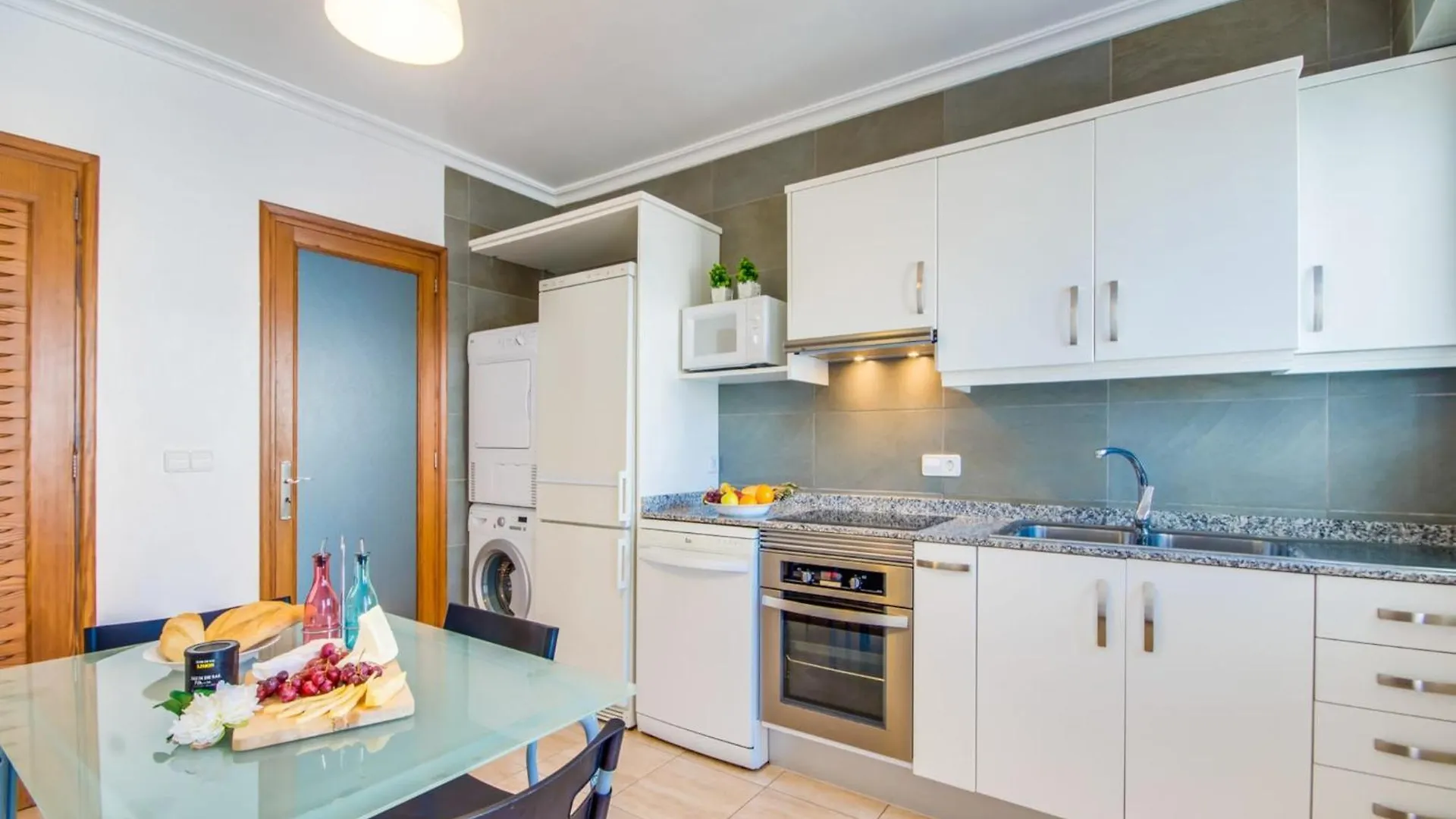 Sea-View Apartment In Alcudia アルクディア